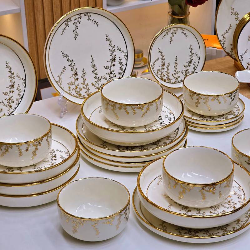 Service à Table en Porcelaine 24 Pièces Golden House